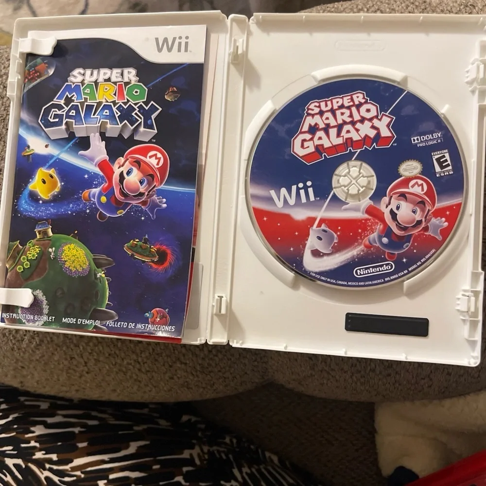 Nintendo Wii Super Mario Galaxy - Red and Blue Cover